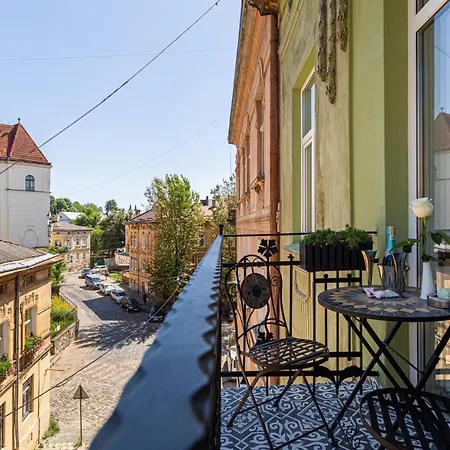 M&d Old City, Pylnykarska Str